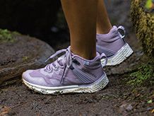 Women's sports shoes