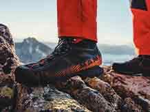 Women's trekking shoes