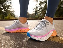 Running shoes for asphalt