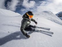 Skiing HEAD