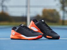 Tennis shoes