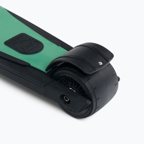 Scoot & Ride Highwaykick 5 LED balance tricycle green 96438