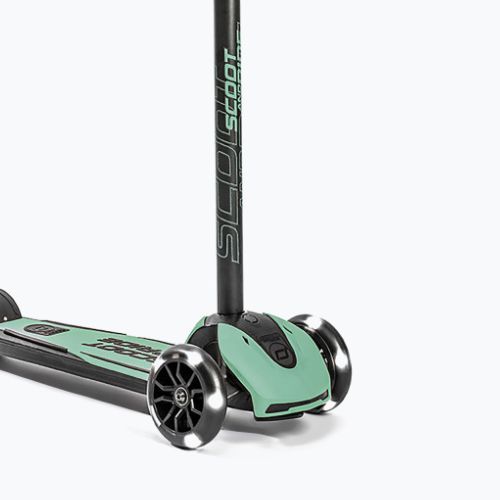 Scoot & Ride Highwaykick 5 LED balance tricycle green 96438